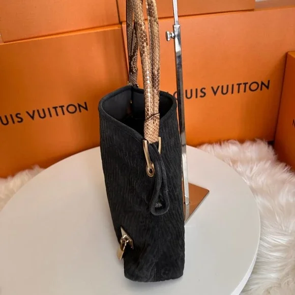 Authentic Rare Louis Vuitton Shoulder bag - Picture 3 of 13